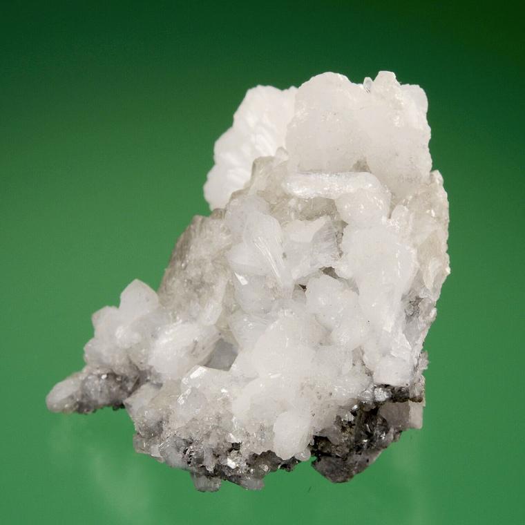 STILBITE on CALCITE