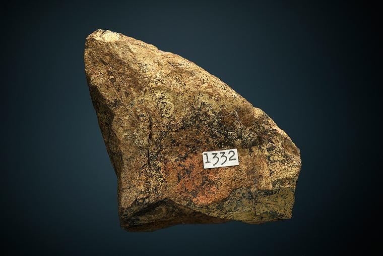 AESCHINITE-(Y)