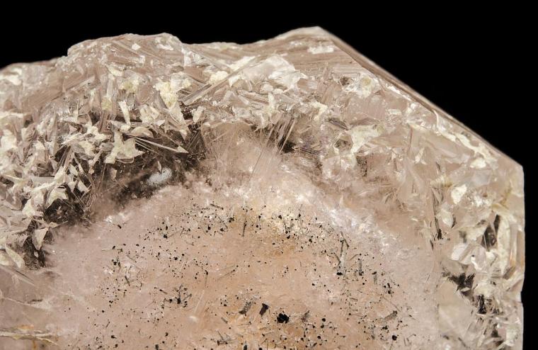 BERYL var. Morganite