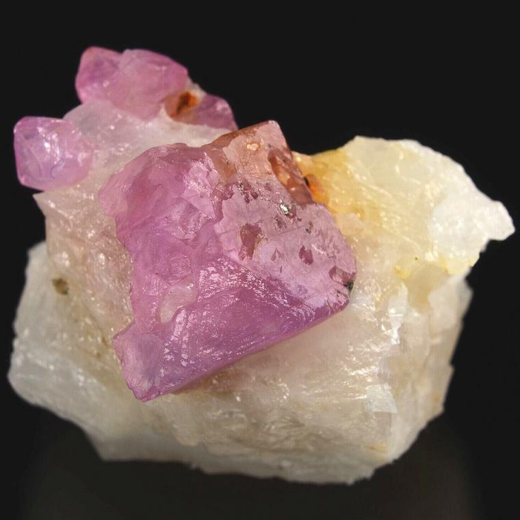CORUNDUM var. RUBY