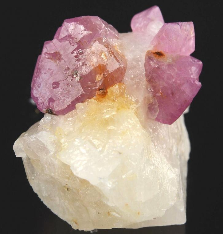 CORUNDUM var. RUBY
