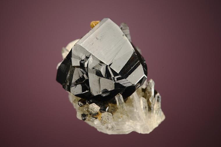 CASSITERITE on QUARTZ