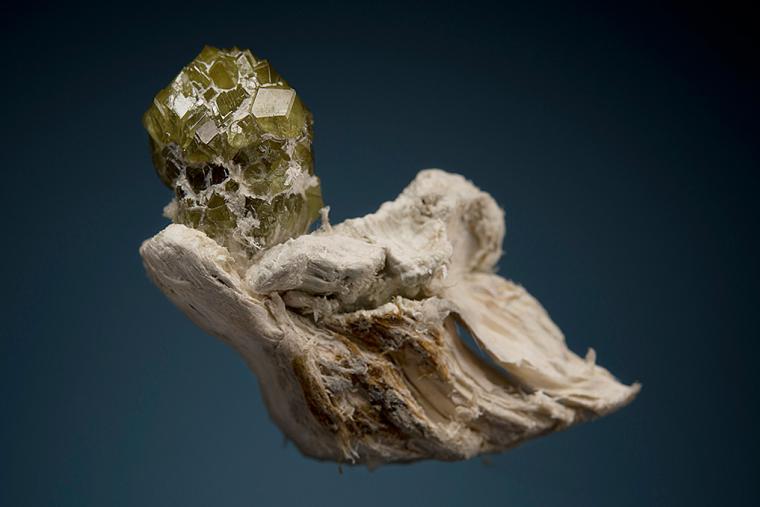 ANDRADITE var. Demantoid