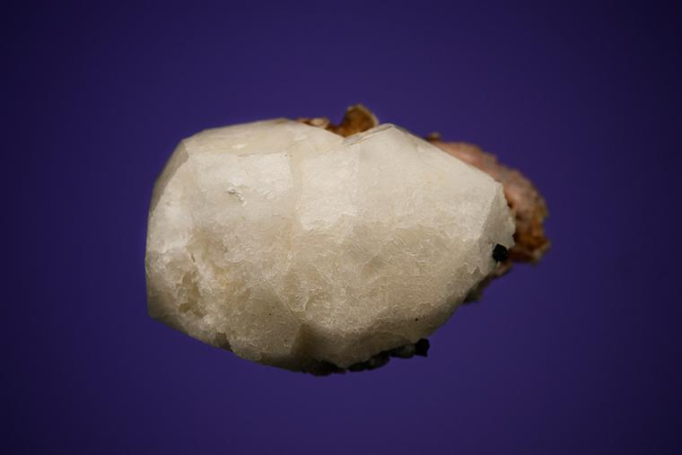 POLYLITHIONITE, SERANDITE and AEGIRINE on ANALCIME