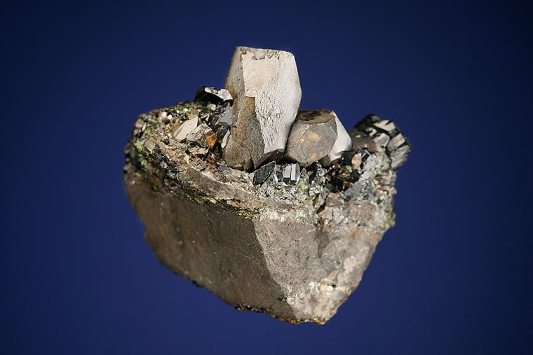 KULANITE on SIDERITE