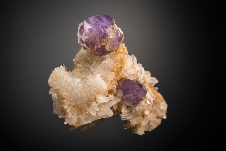 FLUORAPATITE on QUARTZ