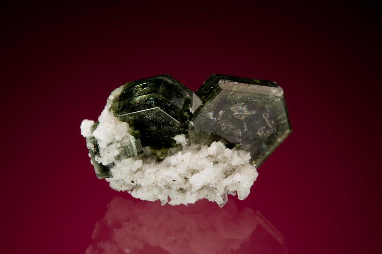 FLUORAPATITE on ALBITE