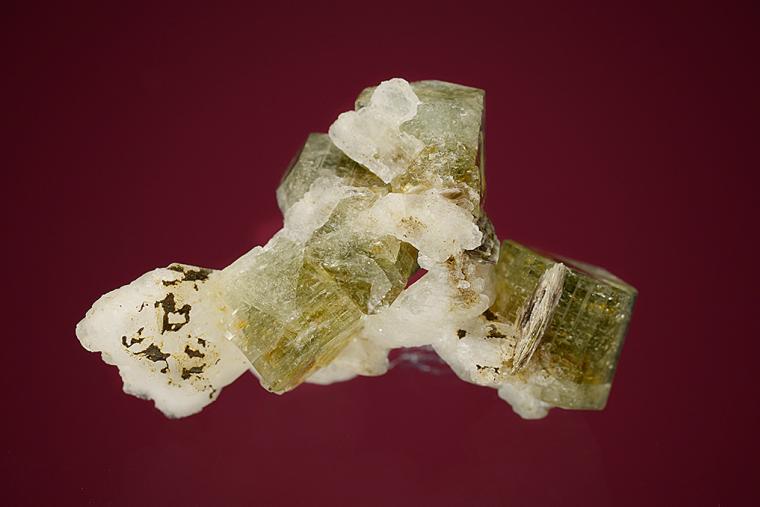 FLUORAPATITE on ALBITE