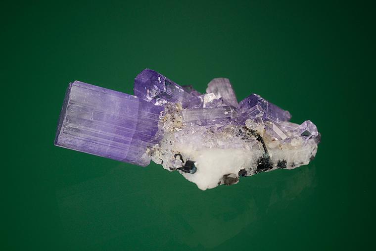 FLUORAPATITE on ALBITE