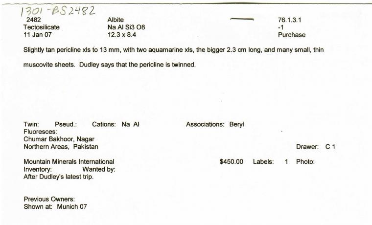 BERYL var. Aquamarine on ALBITE var. Pericline