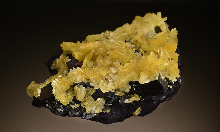BARITE on FLUORITE