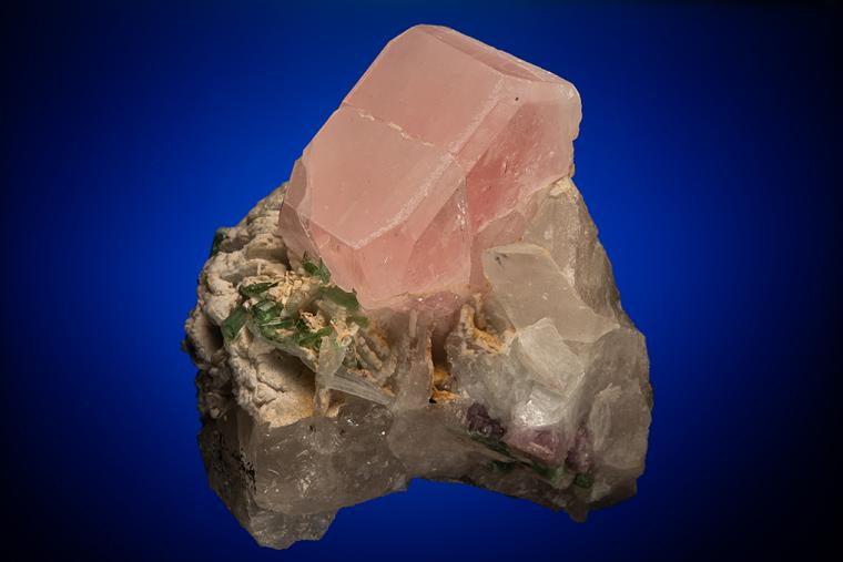 BERYL var. Morganite