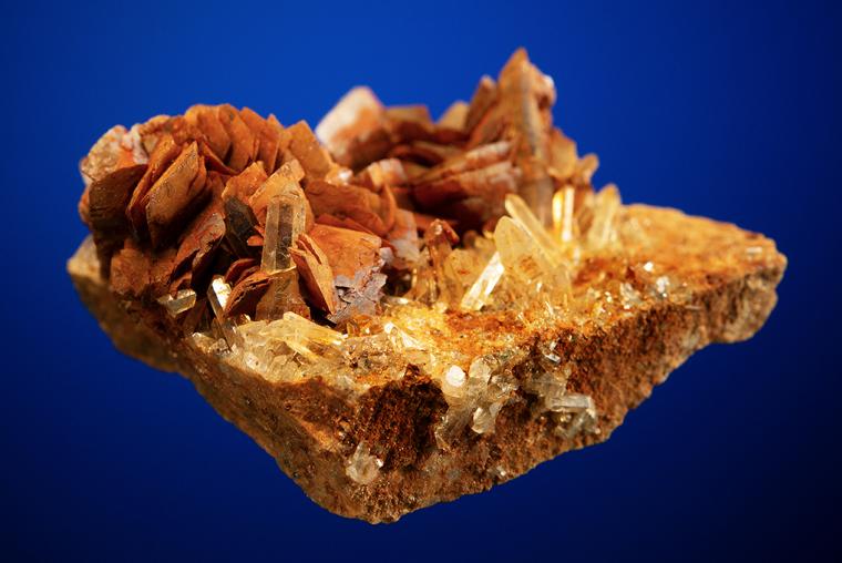 SIDERITE on QUARTZ