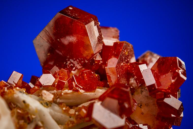VANADINITE on BARITE