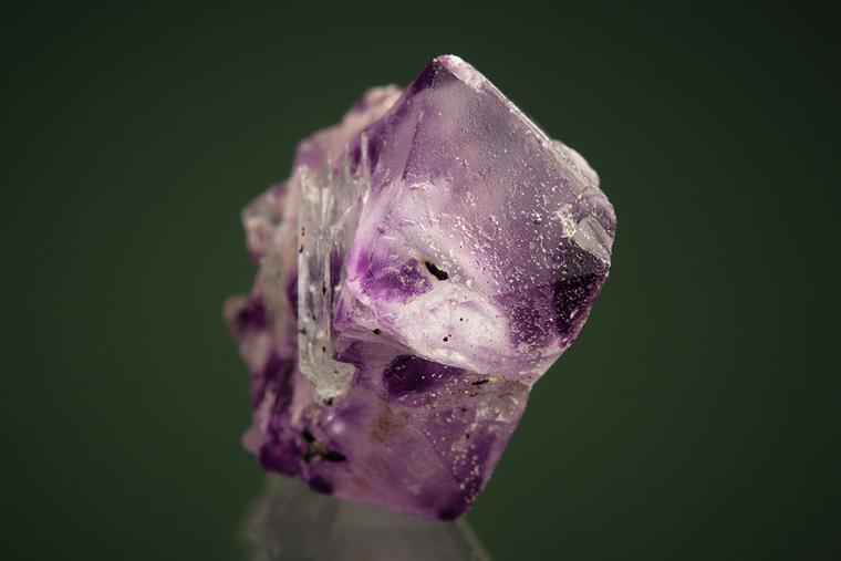 BERYL var. Aquamarine on FLUORITE (SPINEL twin)