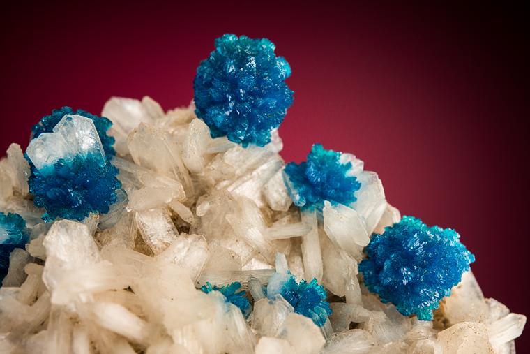 CAVANSITE on STILBITE