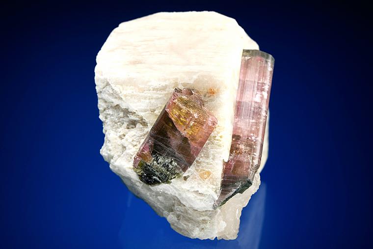 ELBAITE on MICROCLINE (Manebach twin)