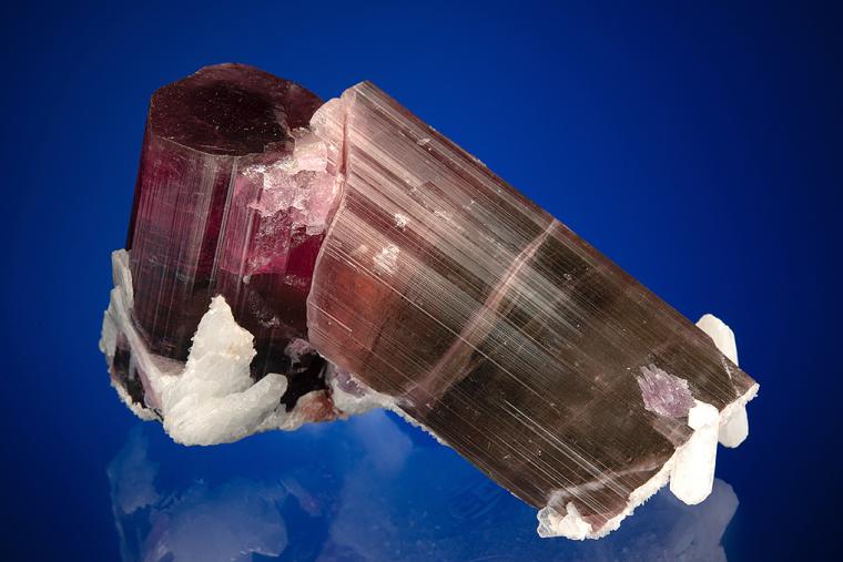 ELBAITE with STILBITE (repaired)