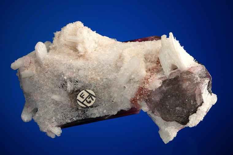 ELBAITE with STILBITE (repaired)