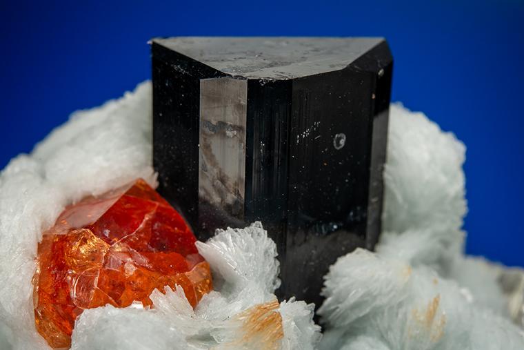 SPESSARTINE with SCHORL and ALBITE var. Cleavelandite