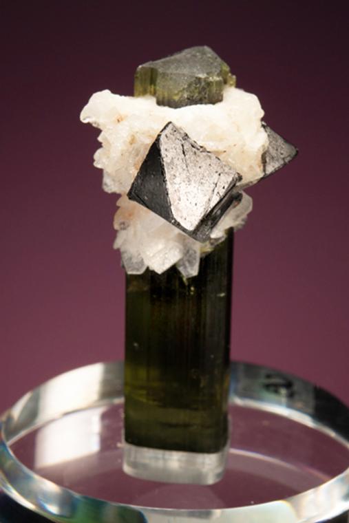 CASSITERITE with ALBITE var. Cleavelandite on ELBAITE