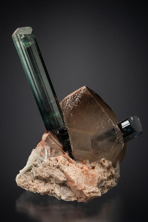 ELBAITE on QUARTZ and ALBITE var. Cleavelandite (repaired)