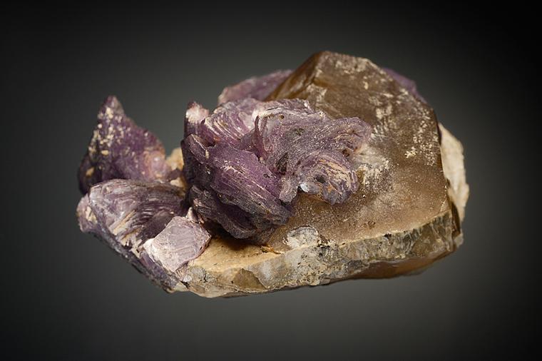 LEPIDOLITE with QUARTZ on ALBITE var. Cleavelandite