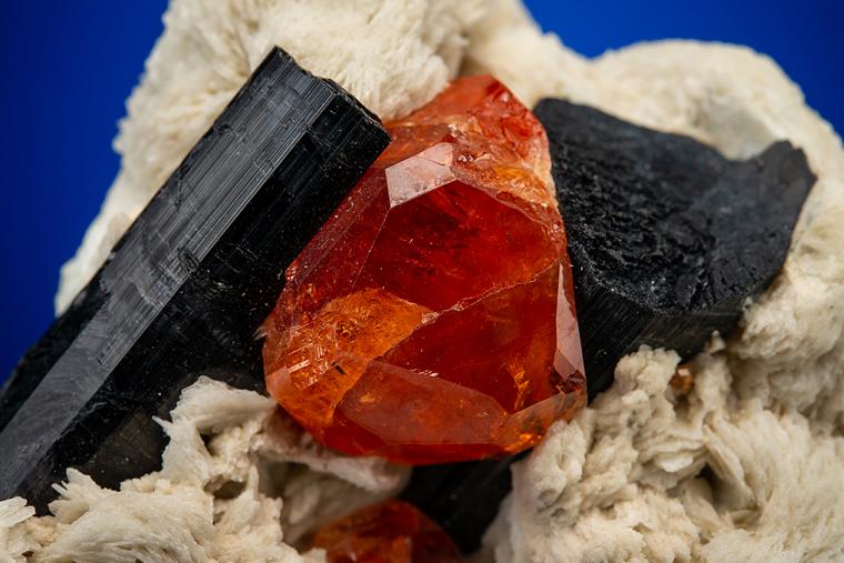 SPESSARTINE with SCHORL and ALBITE var. Cleavelandite