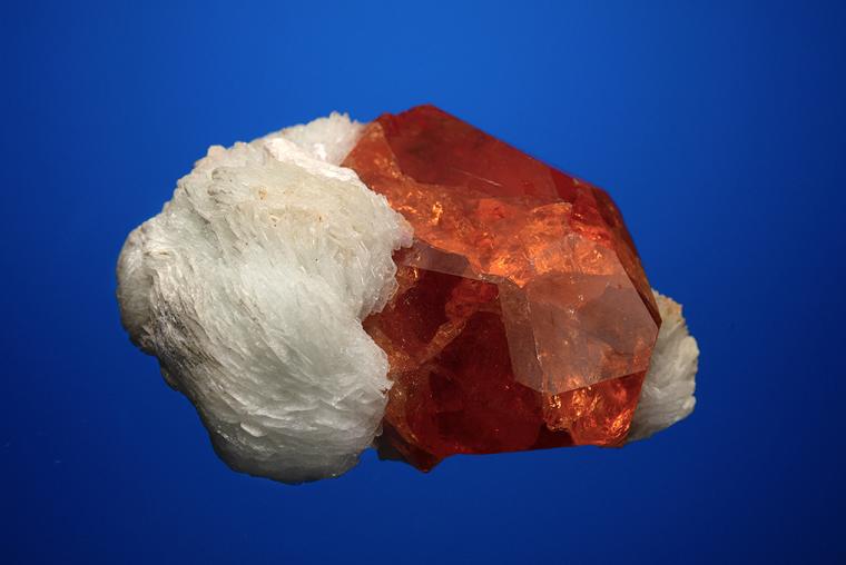 SPESSARTINE on ALBITE var. Cleavelandite