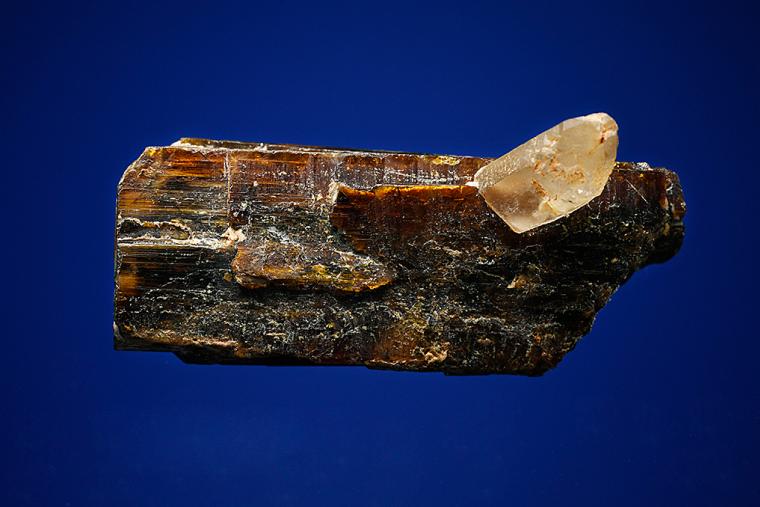 STIBIOTANTALITE with QUARTZ