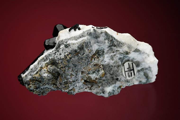 NEPTUNITE with JOAQUINITE-(Ce)