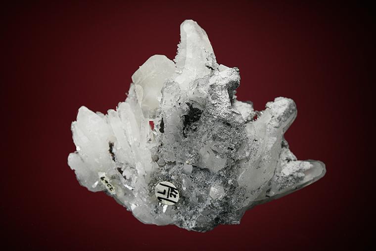 HÜBNERITE on QUARTZ