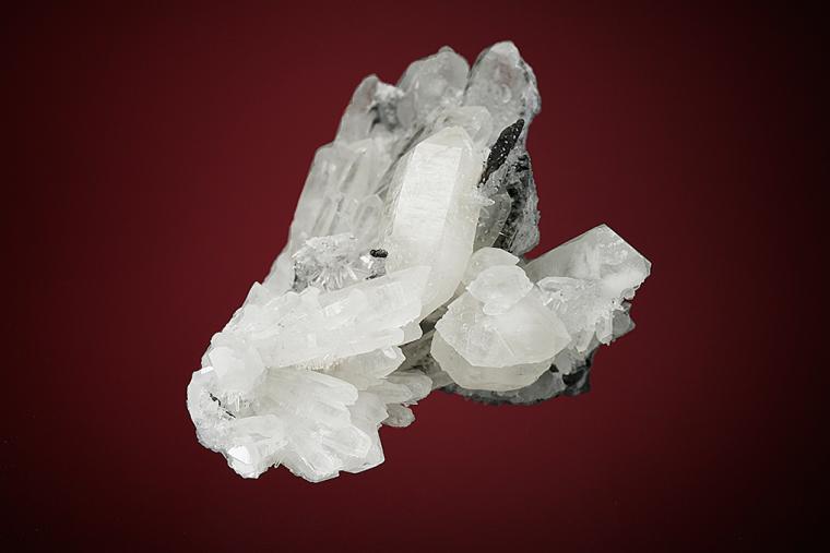 HÜBNERITE on QUARTZ