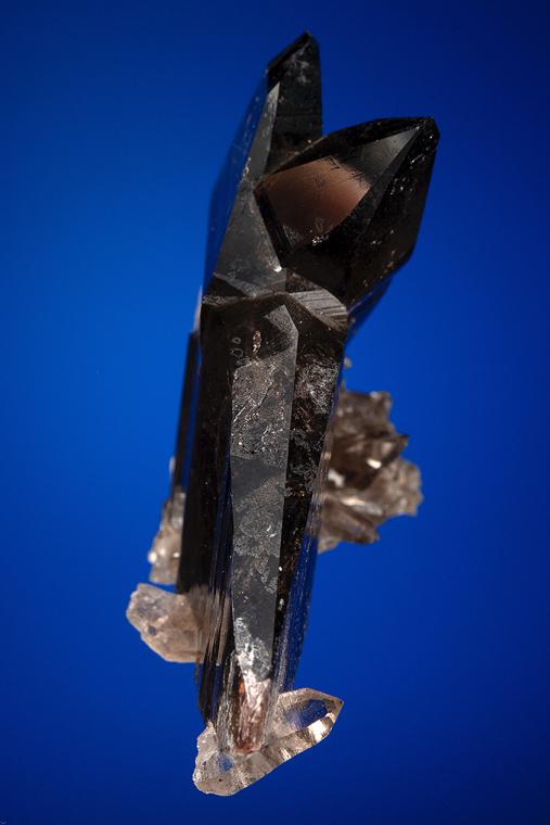 QUARTZ var. Smoky (Japan-law twin)