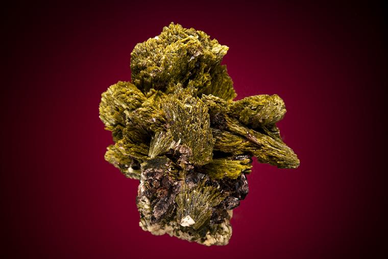EPIDOTE with AXINITE