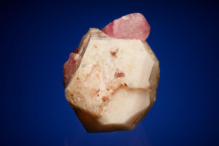 ELBAITE with LEPIDOLITE on QUARTZ