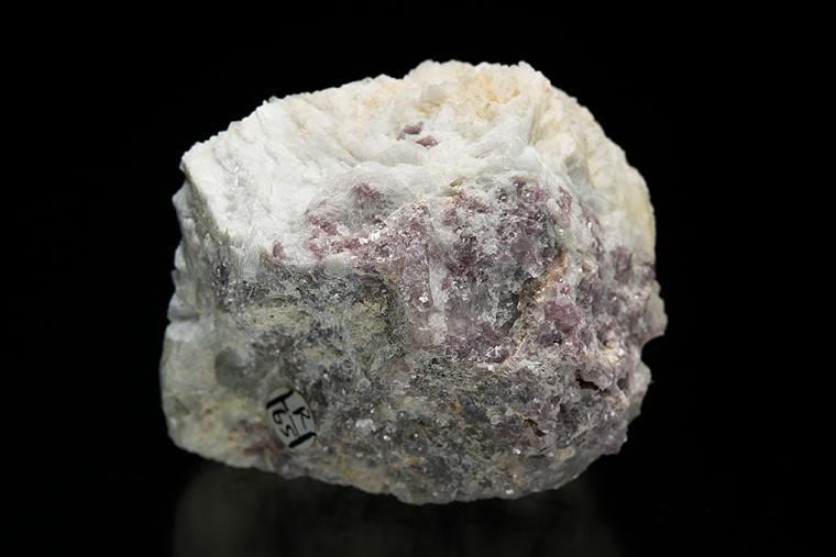 APATITE with ELBAITE on ALBITE var. Cleavelandite