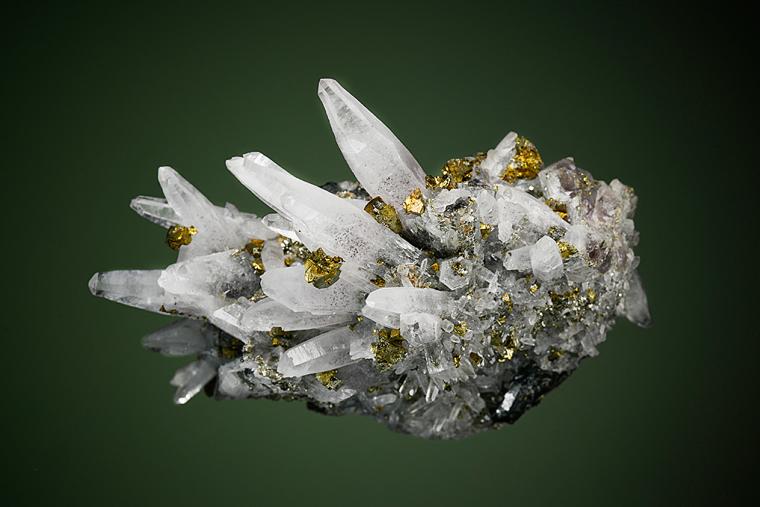 QUARTZ on CHALCOPYRITE, PYRITE and SPHALERITE
