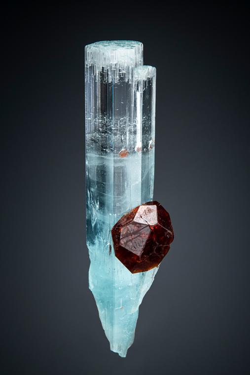 SPESSARTINE on BERYL var. Aquamarine