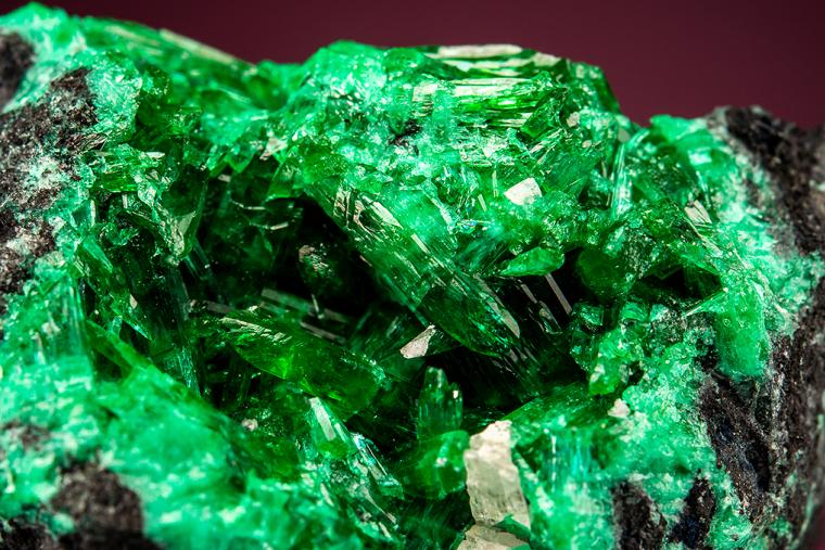 ZINCOLIVENITE WITH SCHULTENITE