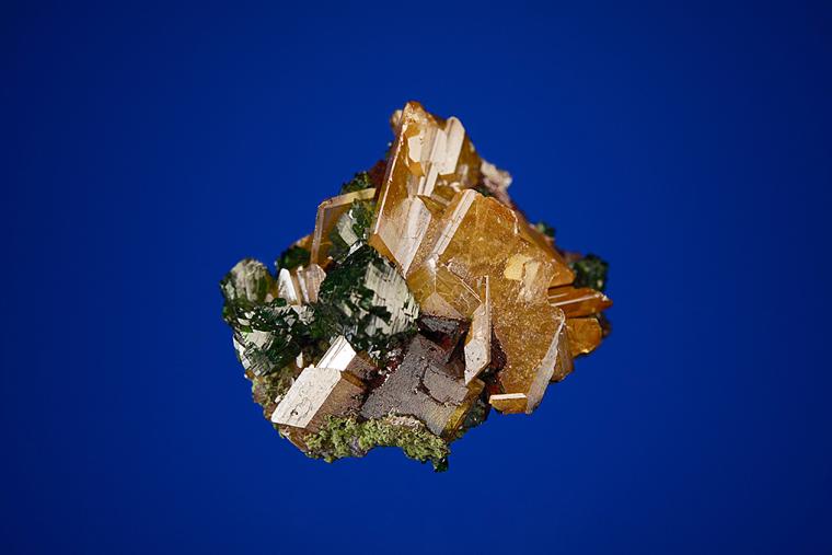 ZINCOLIVENITE on WULFENITE