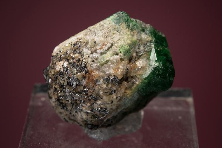 GROSSULAR var. Tsavorite