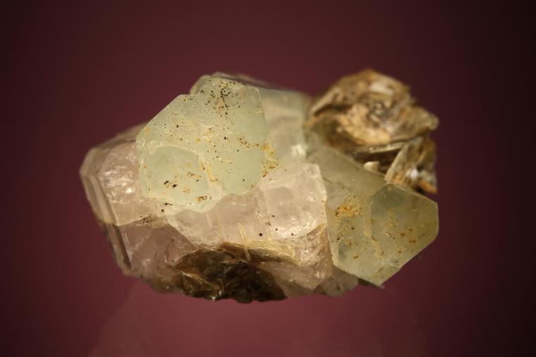 BERYL var. Aquamarine with FLUORAPATITE