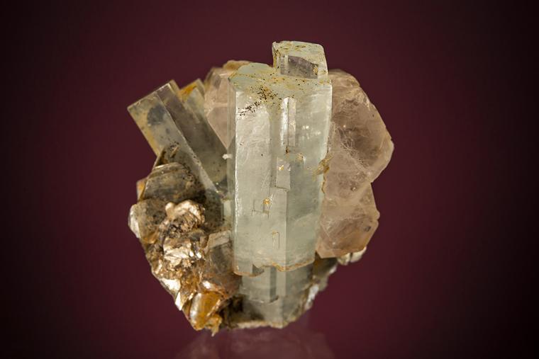 BERYL var. Aquamarine with FLUORAPATITE