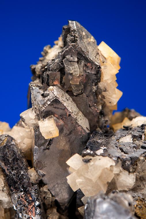 GALENA (SPINEL law twin) with DOLOMITE