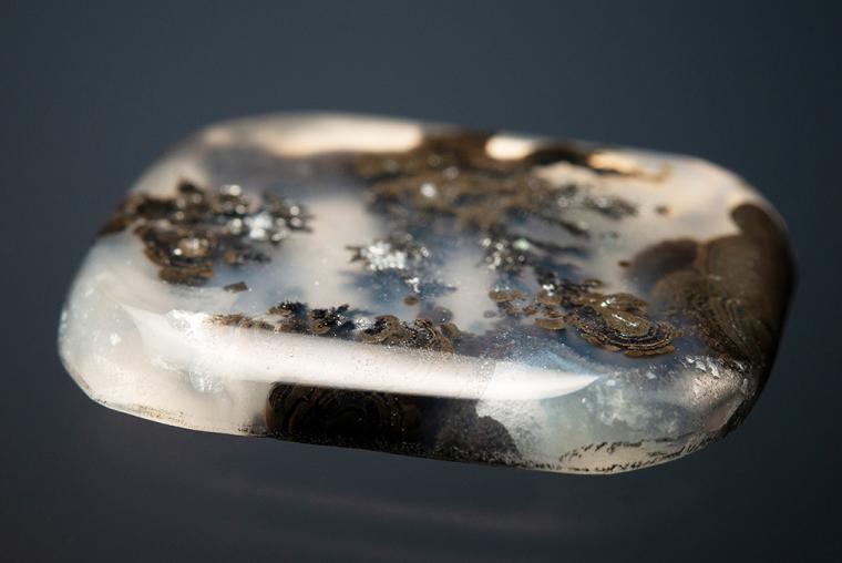 QUARTZ var. Plume Agate