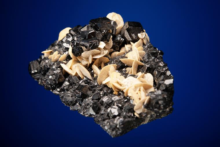 SIDERITE ON SPHALERITE