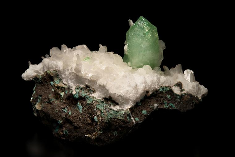 FLUORAPOPHYLLITE-(K) with STILBITE