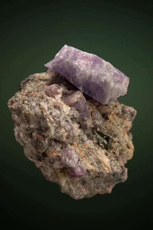 CORUNDUM var. Sapphire