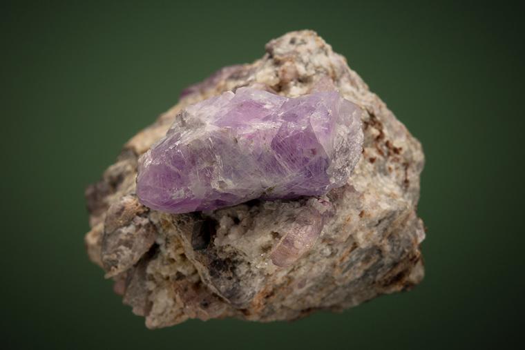 CORUNDUM var. Sapphire